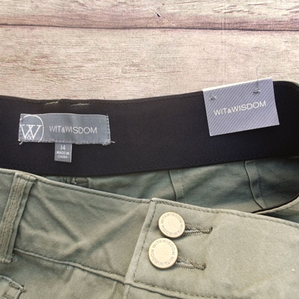 Wit & Wisdom Absolution Frayed High Rise Green Shorts Size 14 NWT - Picture 4 of 8
